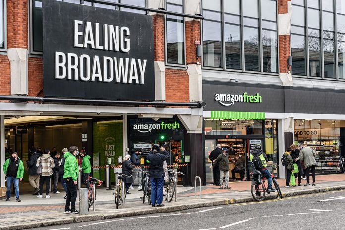 First_Amazon_Fresh_No-Checkout_Store_in_Europe